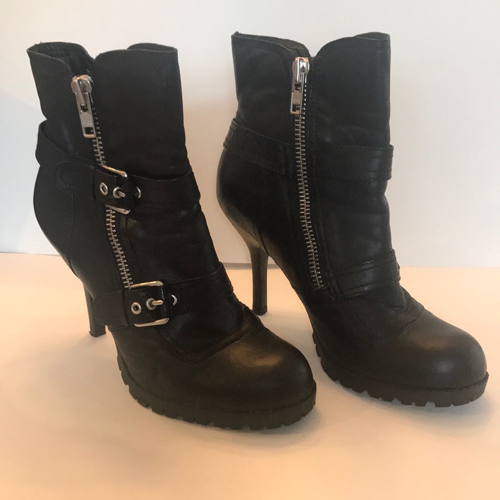 Report RAEFORD boots size 8.5